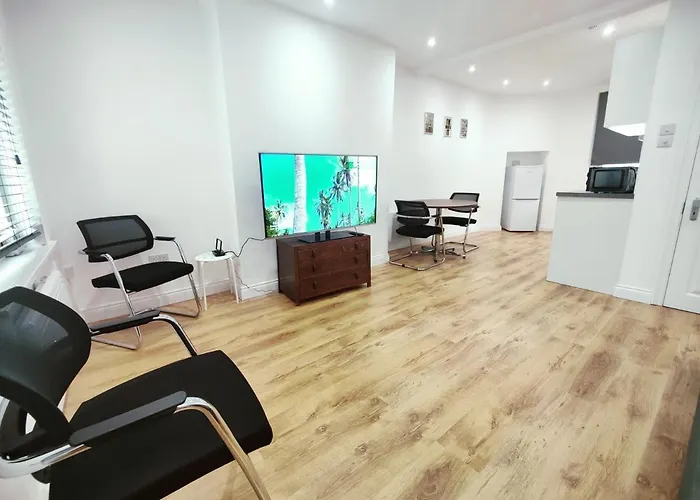 3 Bed Flat Close To Liverpool St & Brick Lane